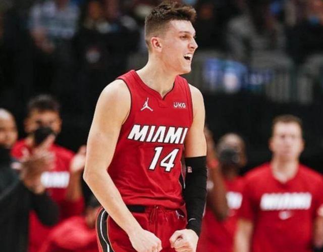 更衣室气质 更衣室气质